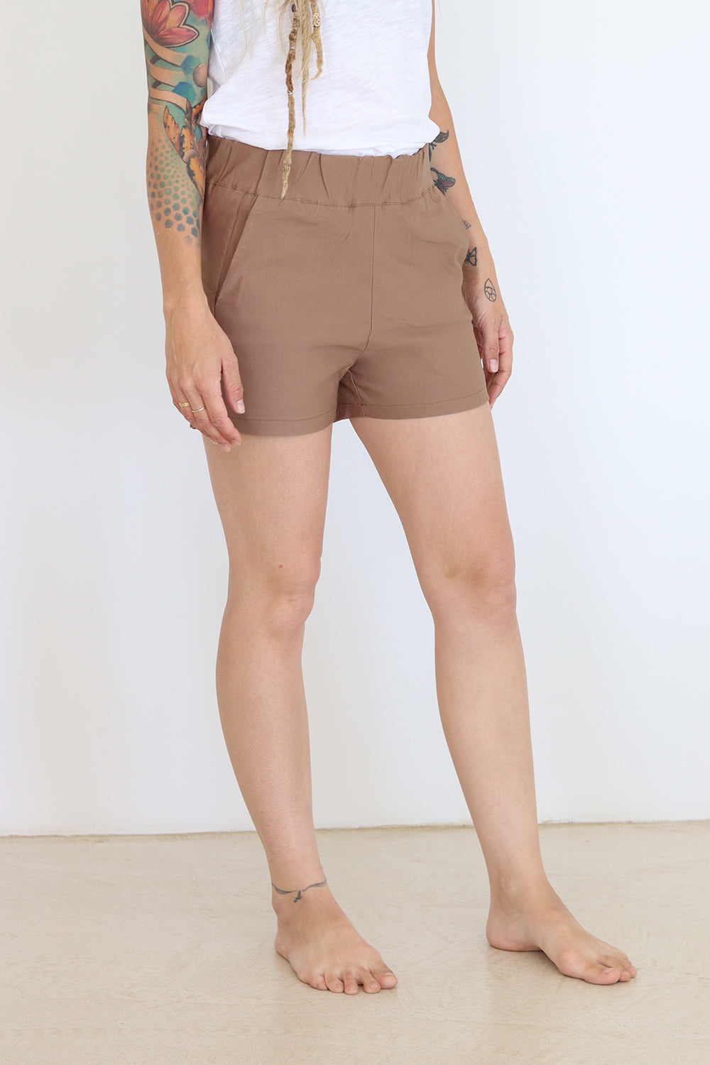 Woman Short Pants Camel